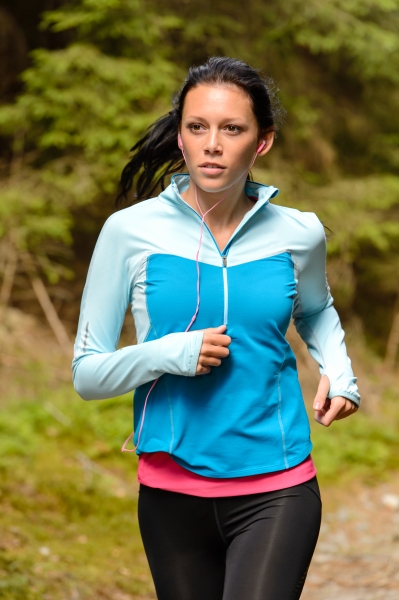 running-woman-with-headphones-outdoor